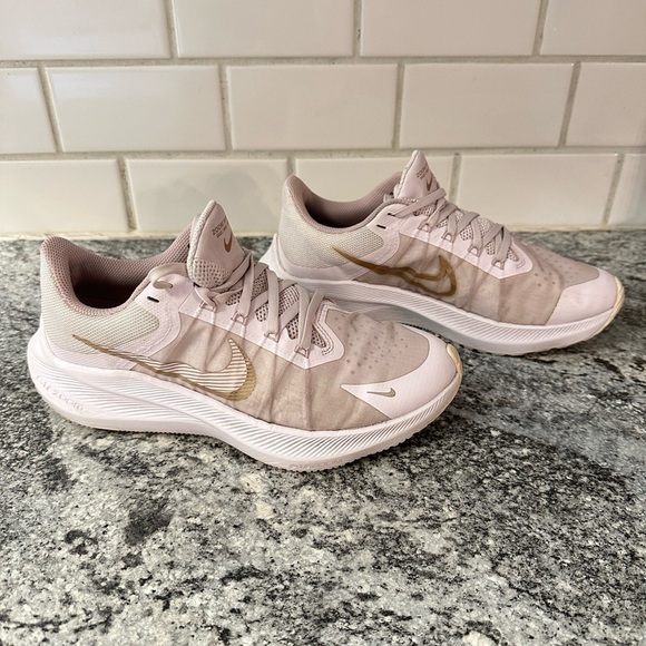 NIKE Woman Zoom WinFlo 8 Maeve running activewear athleisure casual sneaker 7.5 - Picture 2 of 12